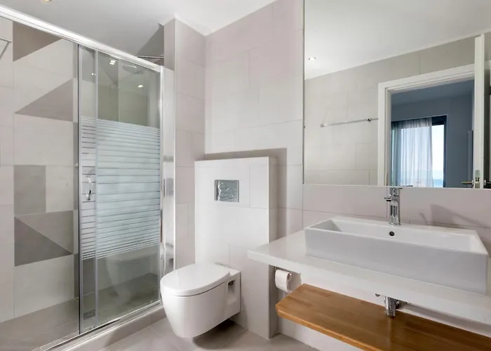 וילה Phos With Swimming Pool In לינדוס