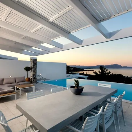 Phos With Swimming Pool In Villa