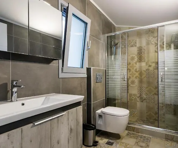 Phos With Swimming Pool In فيلة *