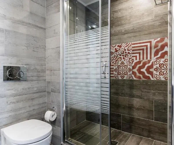 Phos With Swimming Pool In Vila Líndos