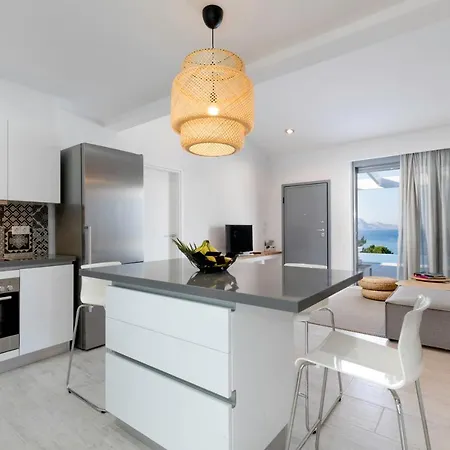 Phos With Swimming Pool In Villa