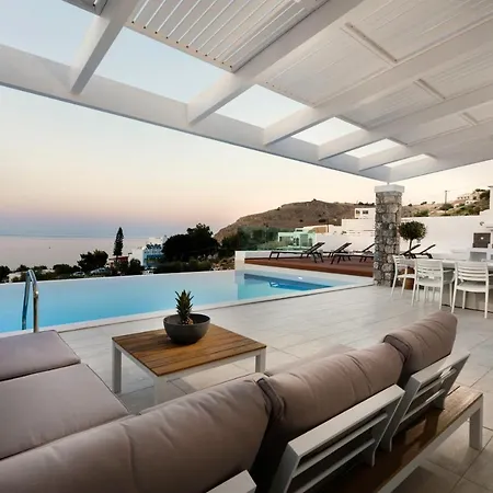 Phos With Swimming Pool In Líndos